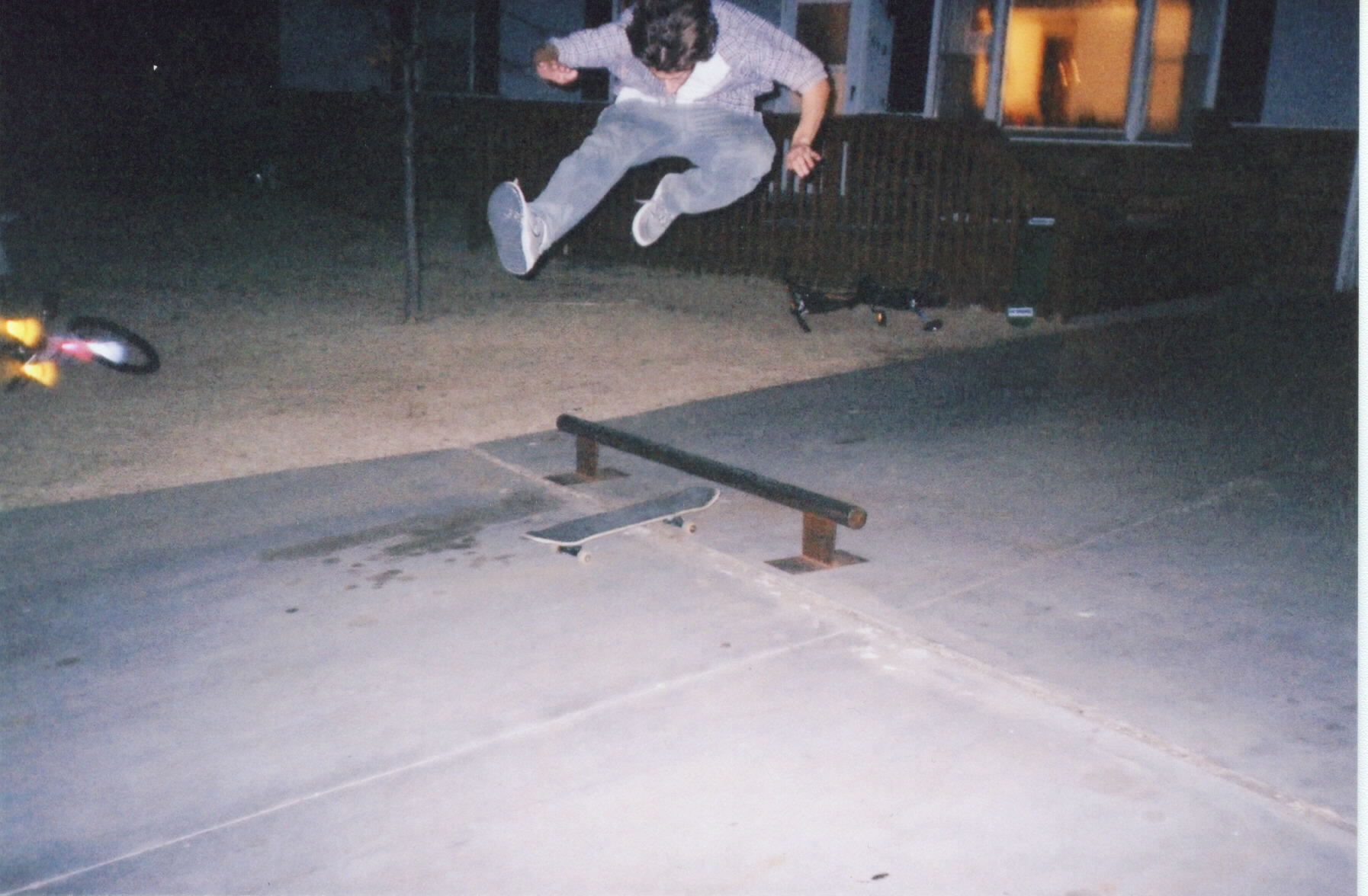 andyhippiejump.jpg